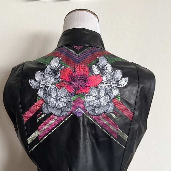 Woman’s who*s who Vest leather jacket black size 44 - Picture 3 of 10